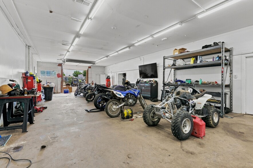 More Photos Of 1458-1472 Ironton St, Aurora Industrial For Sale