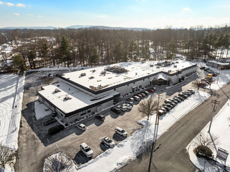 More Photos Of 3 Neptune Rd, Poughkeepsie Self Storage For Lease