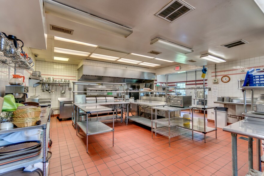More Photos Of 3998 Jefferson Davis Hwy, Stafford Freestanding For Lease