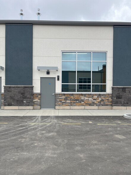 More Photos Of 1001 Depot Hill, Broomfield Showroom For Sale