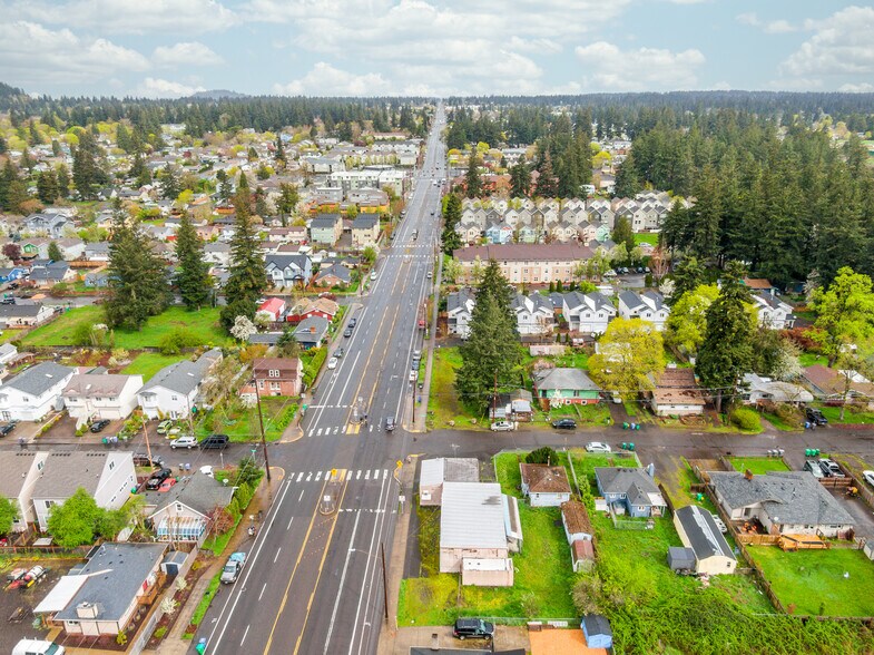 More Photos Of 5002 SE 122nd Ave, Portland Flex For Sale