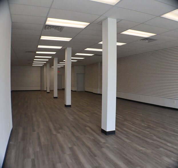 More Photos Of 1521-1527 State St, Erie General Retail For Sale