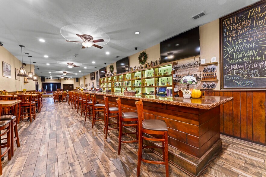 More Photos Of 88 N Main St, Washington Storefront Retail Residential For Sale