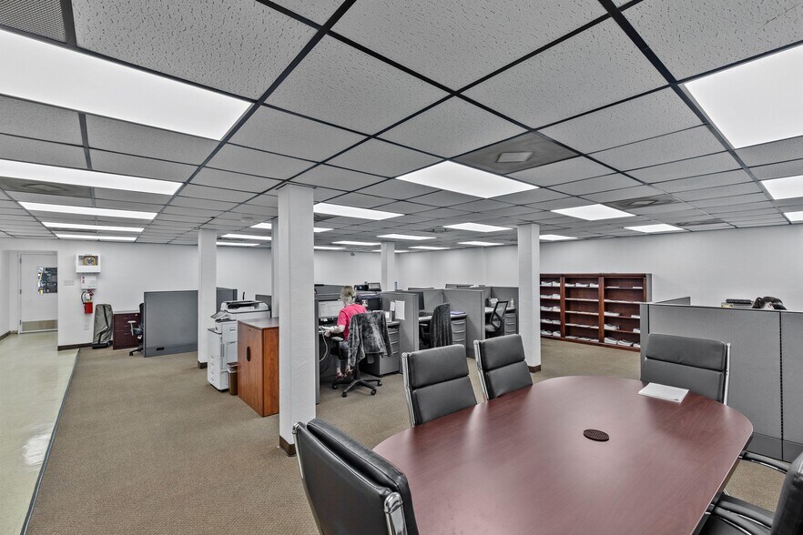 More Photos Of 4725 Lawndale St, La Marque Light Manufacturing For Lease