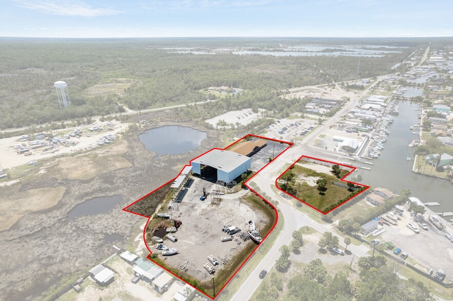 More Photos Of 5000 Calienta St, Hernando Beach Marina For Sale