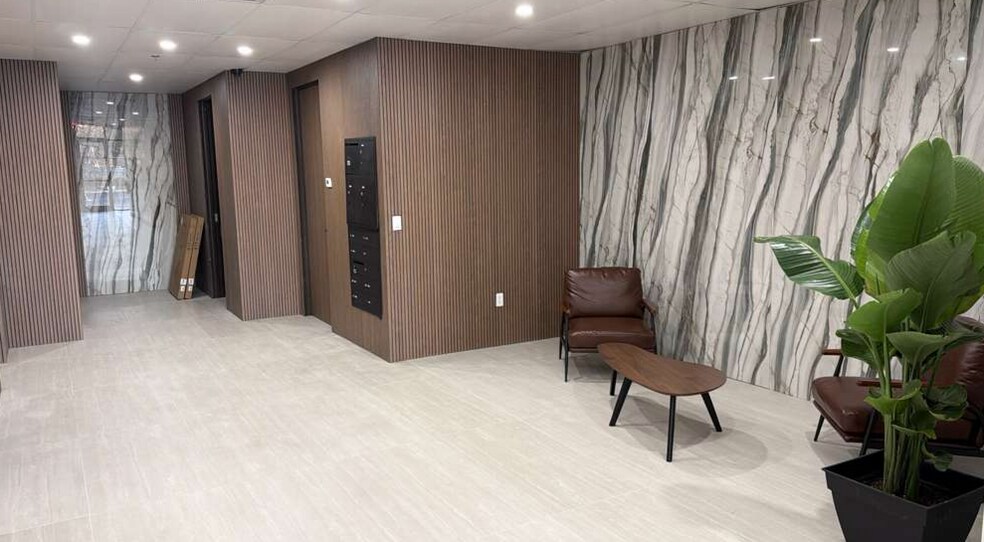 More Photos Of 2511 N Loop 1604, San Antonio Office Residential For Lease