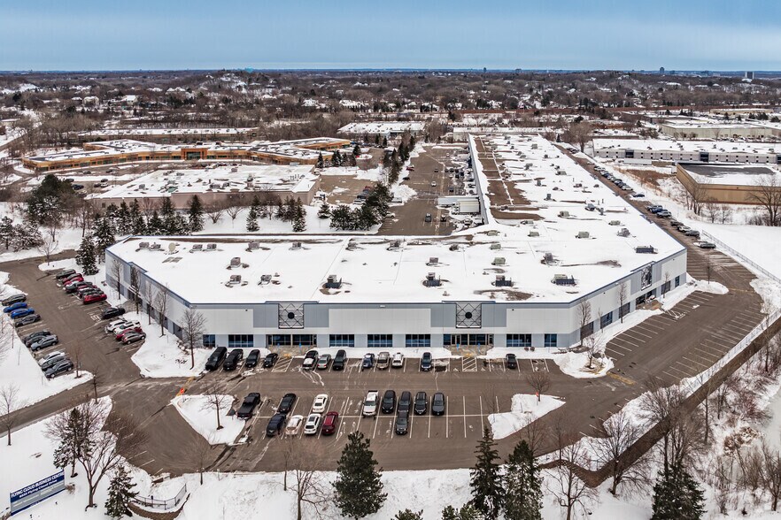 More Photos Of 6533 Flying Cloud Dr, Eden Prairie Showroom For Lease