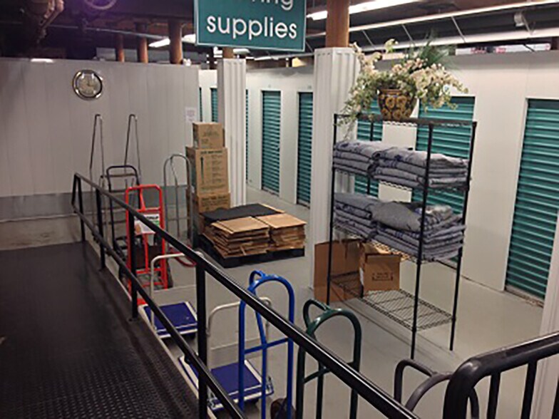 More Photos Of 100 Pleasant St, Dracut Self Storage For Sale