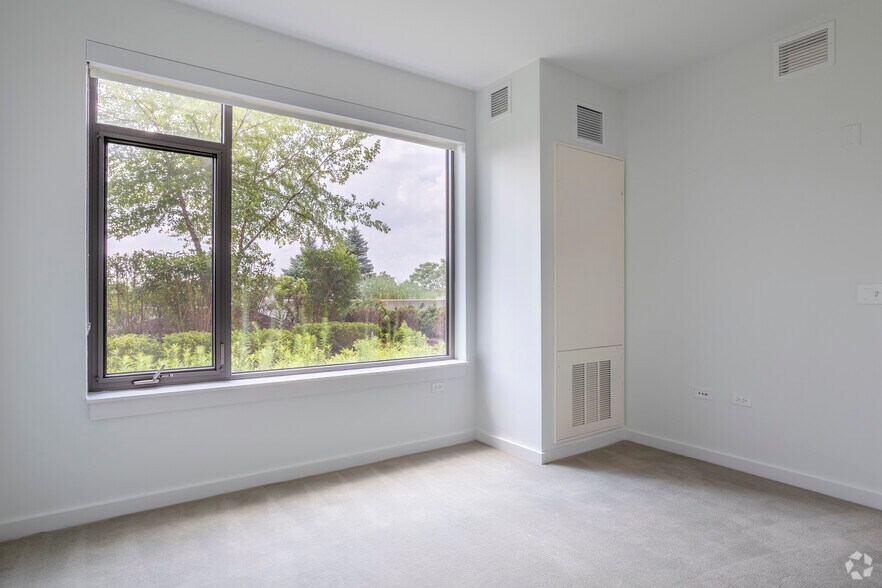 More Photos Of 1133 South Blvd, Oak Park Apartments For Lease