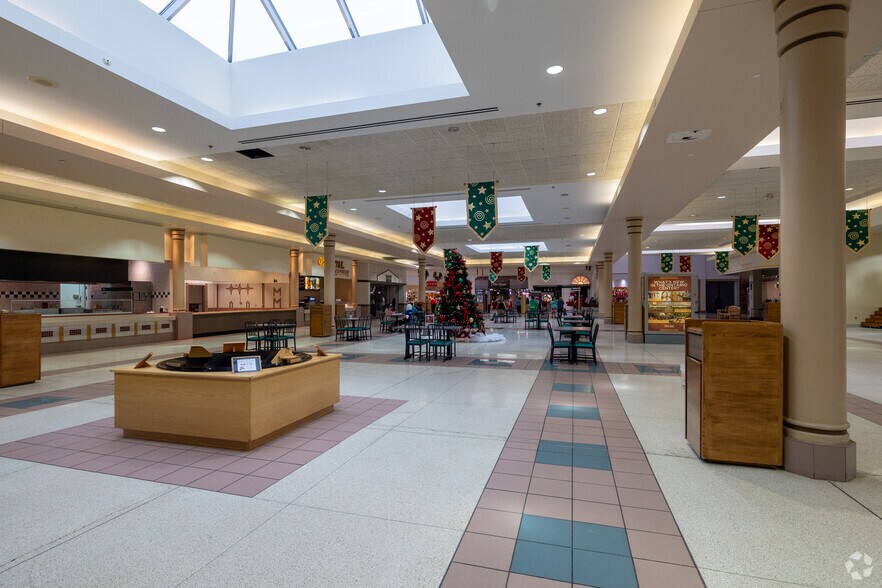 More Photos Of 2209 Richland Mall, Mansfield Unknown For Sale