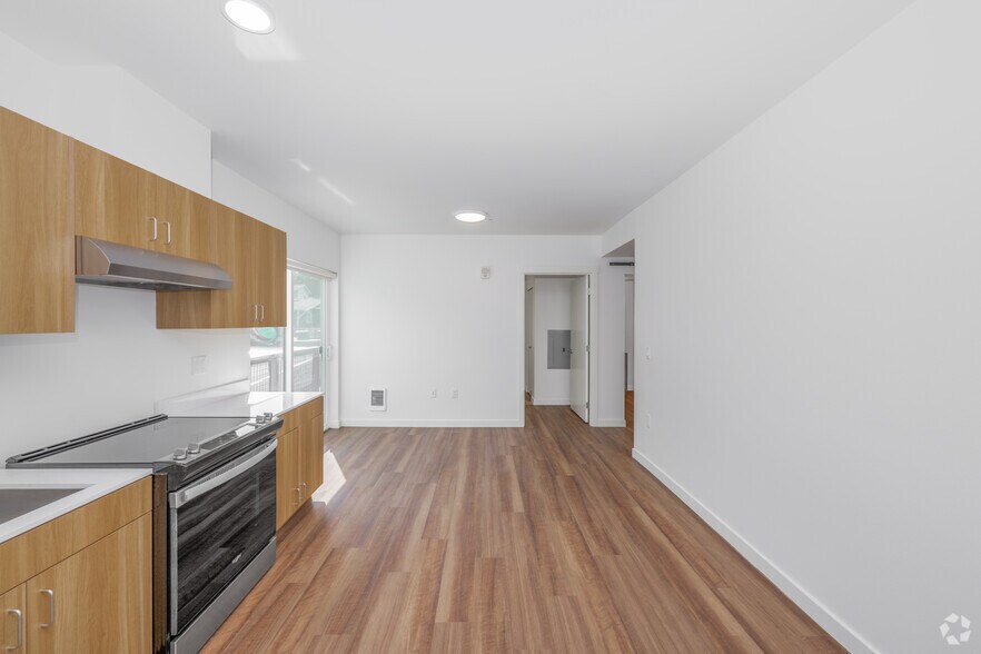 More Photos Of 9208 20th Ave SW, Seattle Apartments For Lease