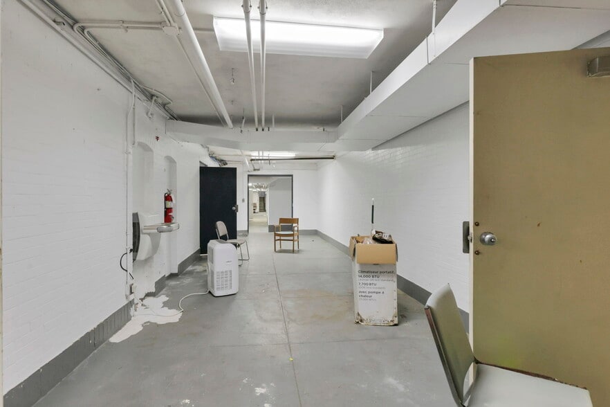 More Photos Of 300 E Auburn Ave, Springfield Office For Sale