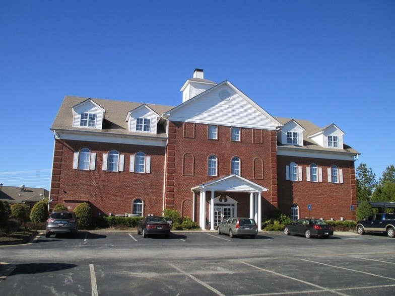 More Photos Of 100 Colony Park Dr, Cumming Bank For Lease