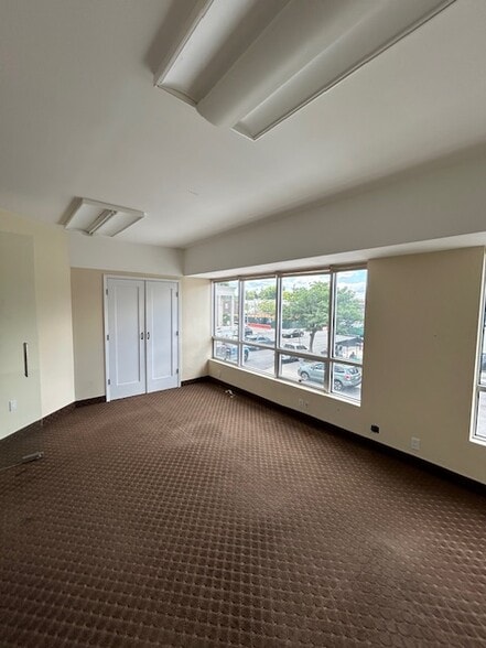 More Photos Of 215-45 Northern Blvd, Bayside General Retail For Sale