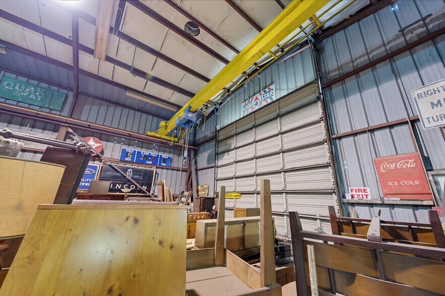 More Photos Of 9129 Irvington Blvd, Houston Warehouse For Sale