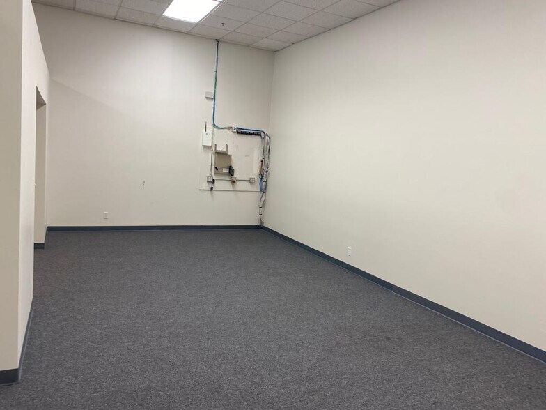 More Photos Of 1100 Industrial Rd, San Carlos Research And Development For Sale