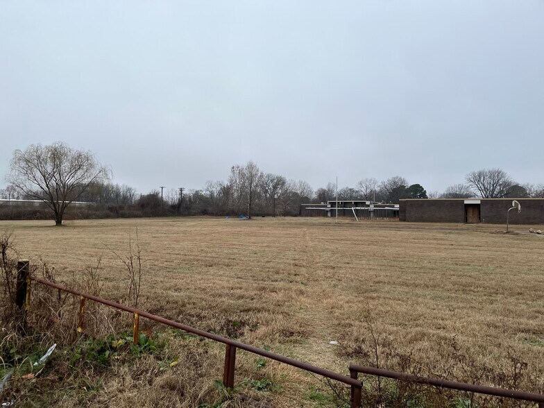 More Photos Of 6900 Pecan Ave, Little Rock Industrial For Sale