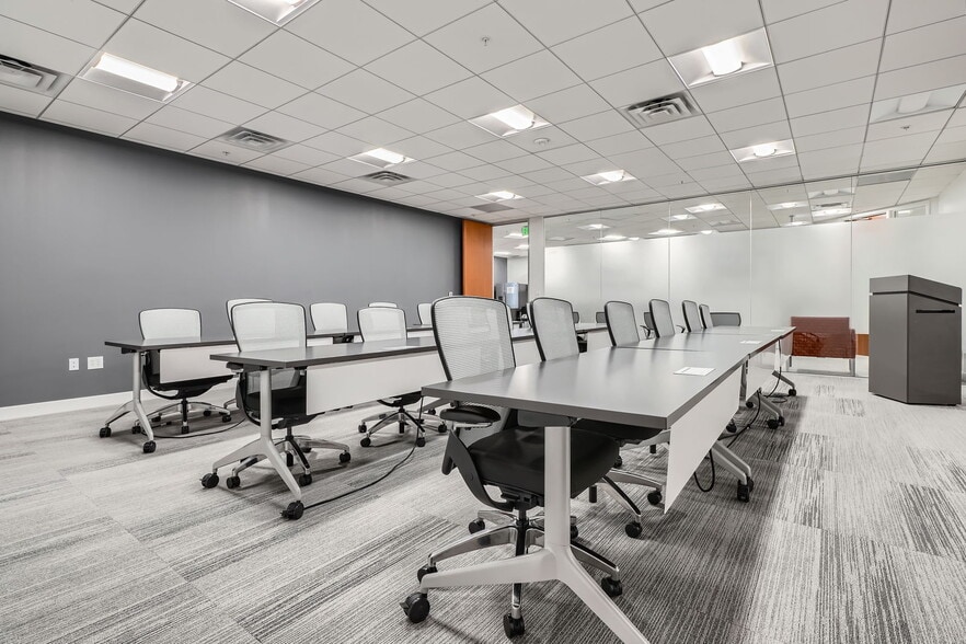 More Photos Of 8310 S Valley Hwy, Englewood Office For Lease