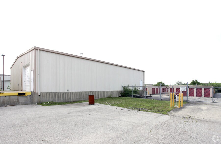 More Photos Of 2415 Mcdonough St, Joliet Warehouse For Lease