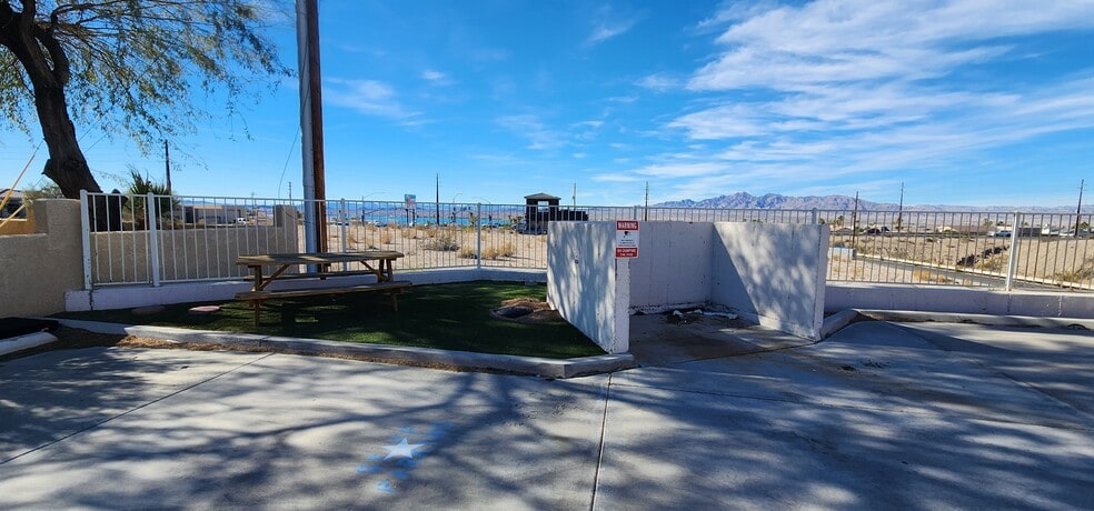 More Photos Of 1515 N Lake Havasu Ave, Lake Havasu City General Retail For Sale