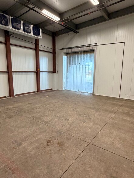 More Photos Of 572 Brewery Ln, Bourbonnais Distribution For Lease