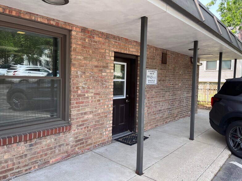 More Photos Of 111 E Jefferson Ave, Naperville Office For Lease