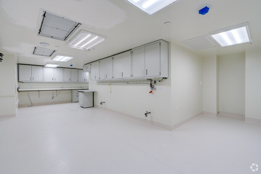 More Photos Of 550 Biltmore Way, Coral Gables Office For Lease