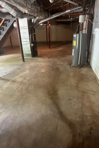 More Photos Of 9014 Helena Rd, Pelham Flex For Sale