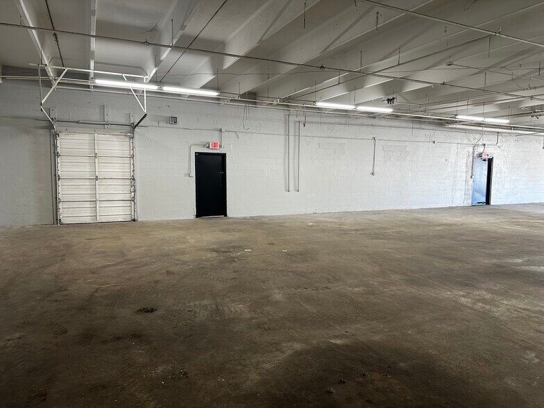 More Photos Of 2 Alva St, Greenville Warehouse For Lease