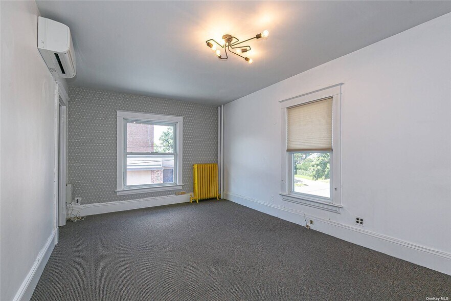 More Photos Of 330 Winthrop St, Westbury Office For Sale