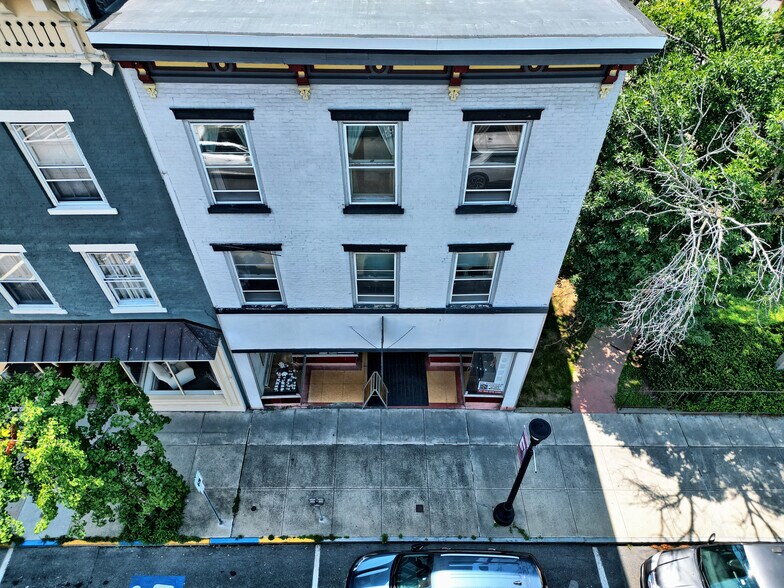 More Photos Of 511 Warren St, Hudson Storefront Retail Residential For Sale