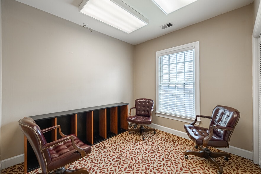 More Photos Of 223-225 N Washington St, Alexandria Office For Lease