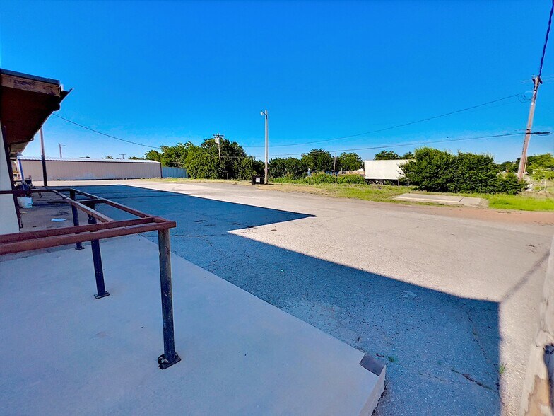 More Photos Of 1120 S 10th St, Frederick Restaurant For Sale