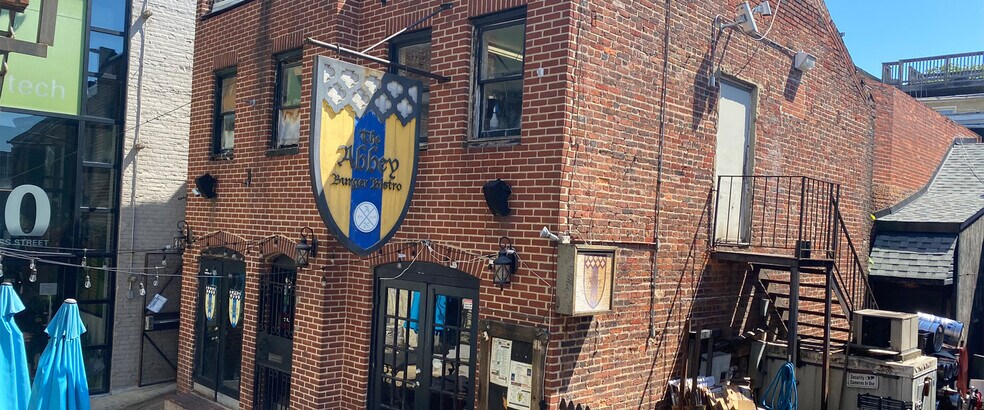 More Photos Of 1041-1043 Marshall St, Baltimore Bar For Lease