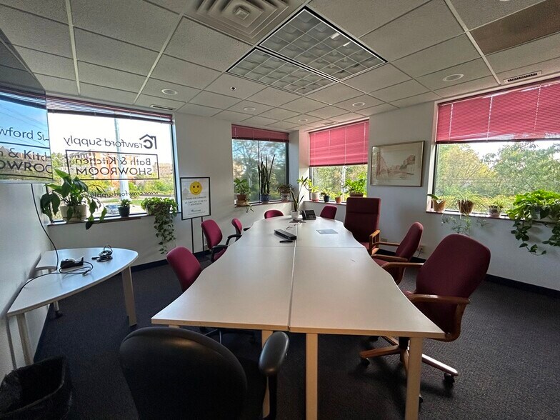 More Photos Of 8150 Lehigh Ave, Morton Grove Warehouse For Sale