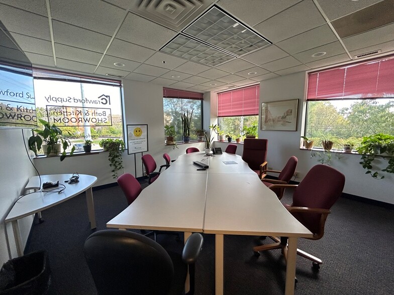 More Photos Of 8150 Lehigh Ave, Morton Grove Warehouse For Sale