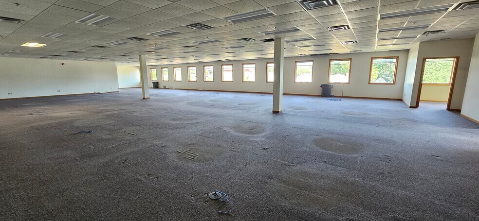 More Photos Of 221 W Madison St, Eau Claire Office For Lease