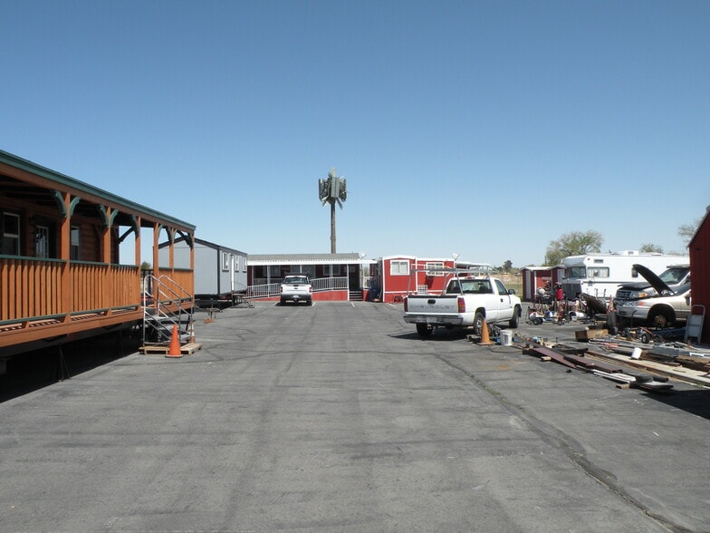 More Photos Of 3121 E Avenue I, Lancaster Freestanding For Sale