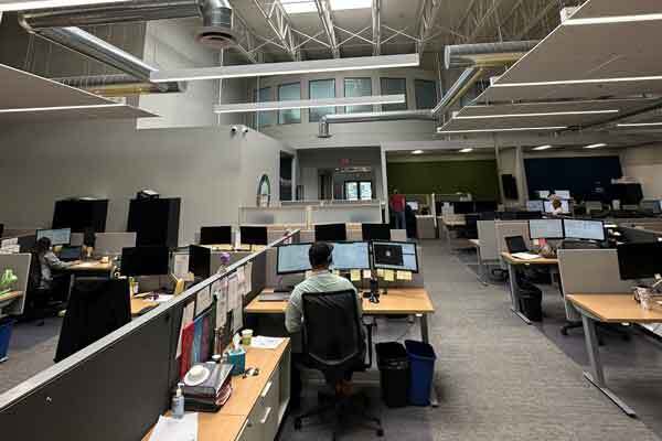 More Photos Of 2500 S Lexington Ave, Mendota Heights Light Distribution For Sale