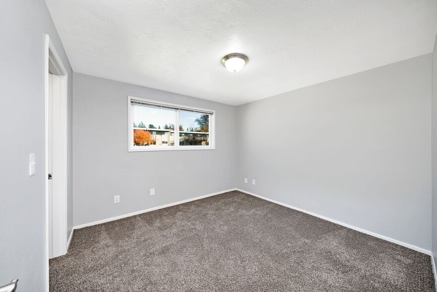 More Photos Of 13455 SE Oatfield Rd, Milwaukie Apartments For Sale
