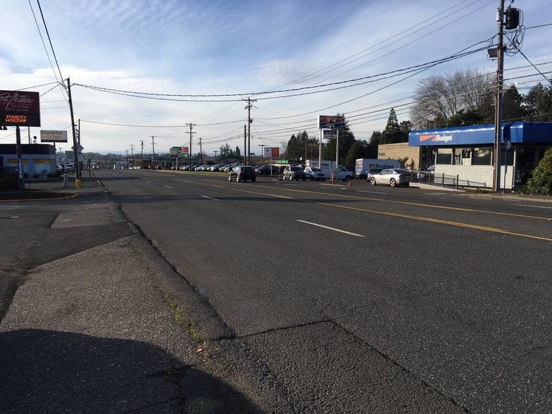 More Photos Of 10350 SW Canyon Rd, Beaverton Auto Dealership For Lease