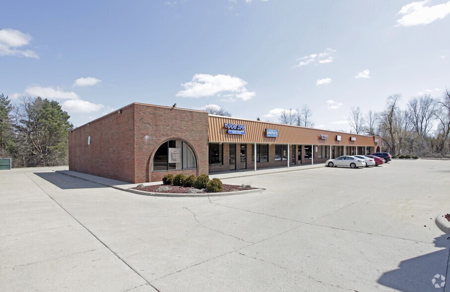 Primary Photo Of 54750-54840 Mound Rd, Shelby Township Storefront Retail Office For Lease
