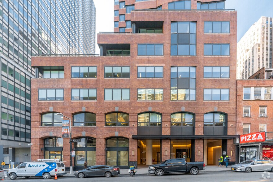 More Photos Of 40 Fulton St, New York Office For Lease