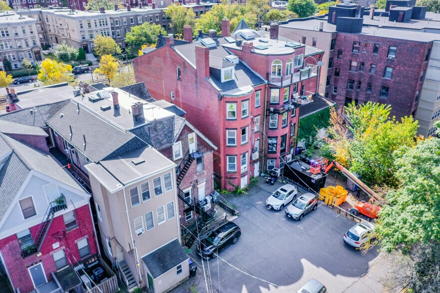 More Photos Of 1680 Beacon St, Brookline Apartments For Lease