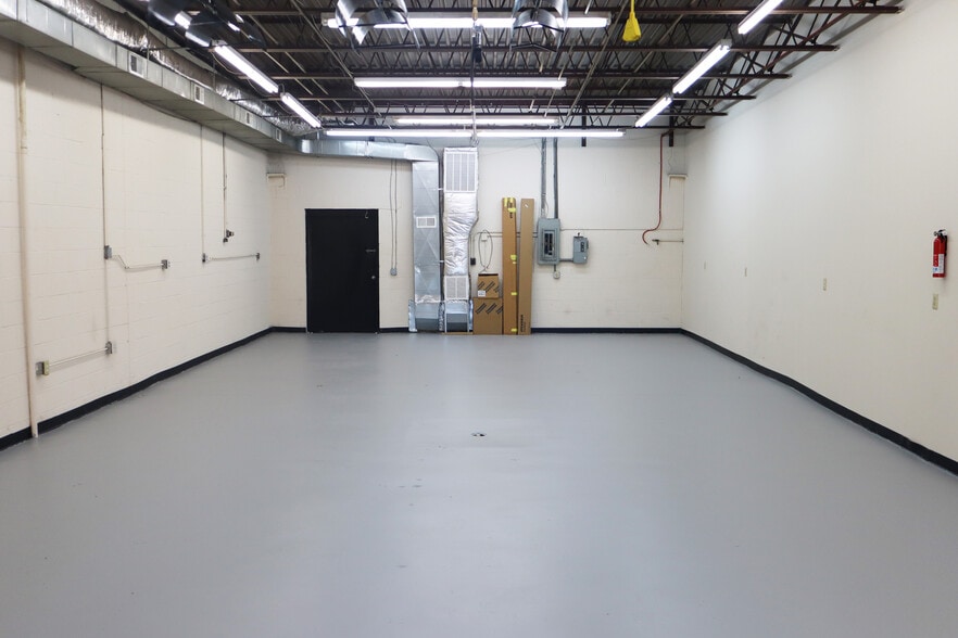 More Photos Of 2015 Binford St, Greensboro Warehouse For Lease