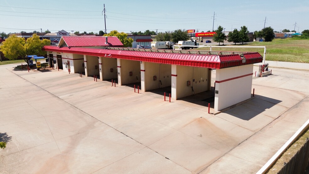 Primary Photo Of 805 NE 12th St, Moore Carwash For Sale