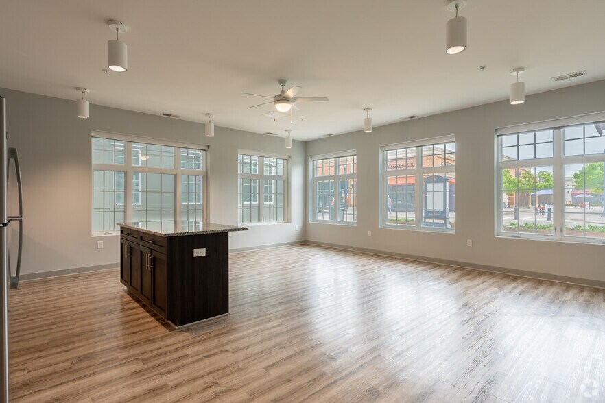 More Photos Of 670 Downey Green, Hampton Apartments For Sale