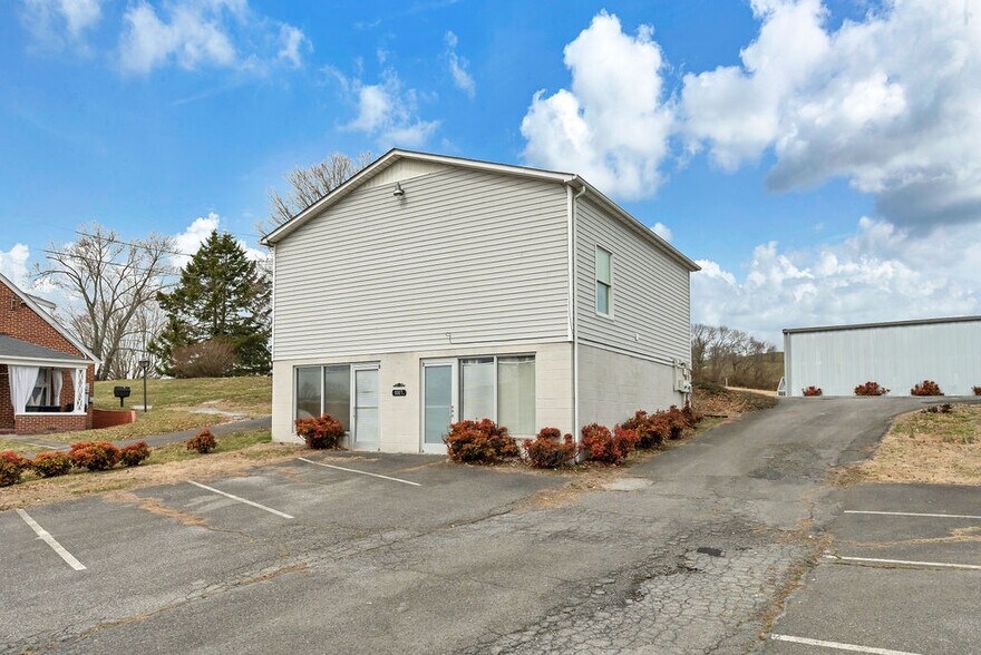More Photos Of 973 W Main St, Abingdon Specialty For Sale