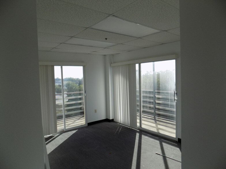 More Photos Of 1460 S McCall Rd, Englewood Medical For Sale