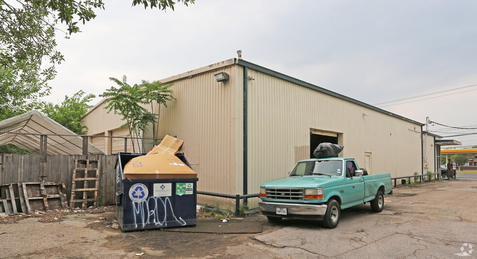 More Photos Of 8231 Burnet Rd, Austin Freestanding For Sale